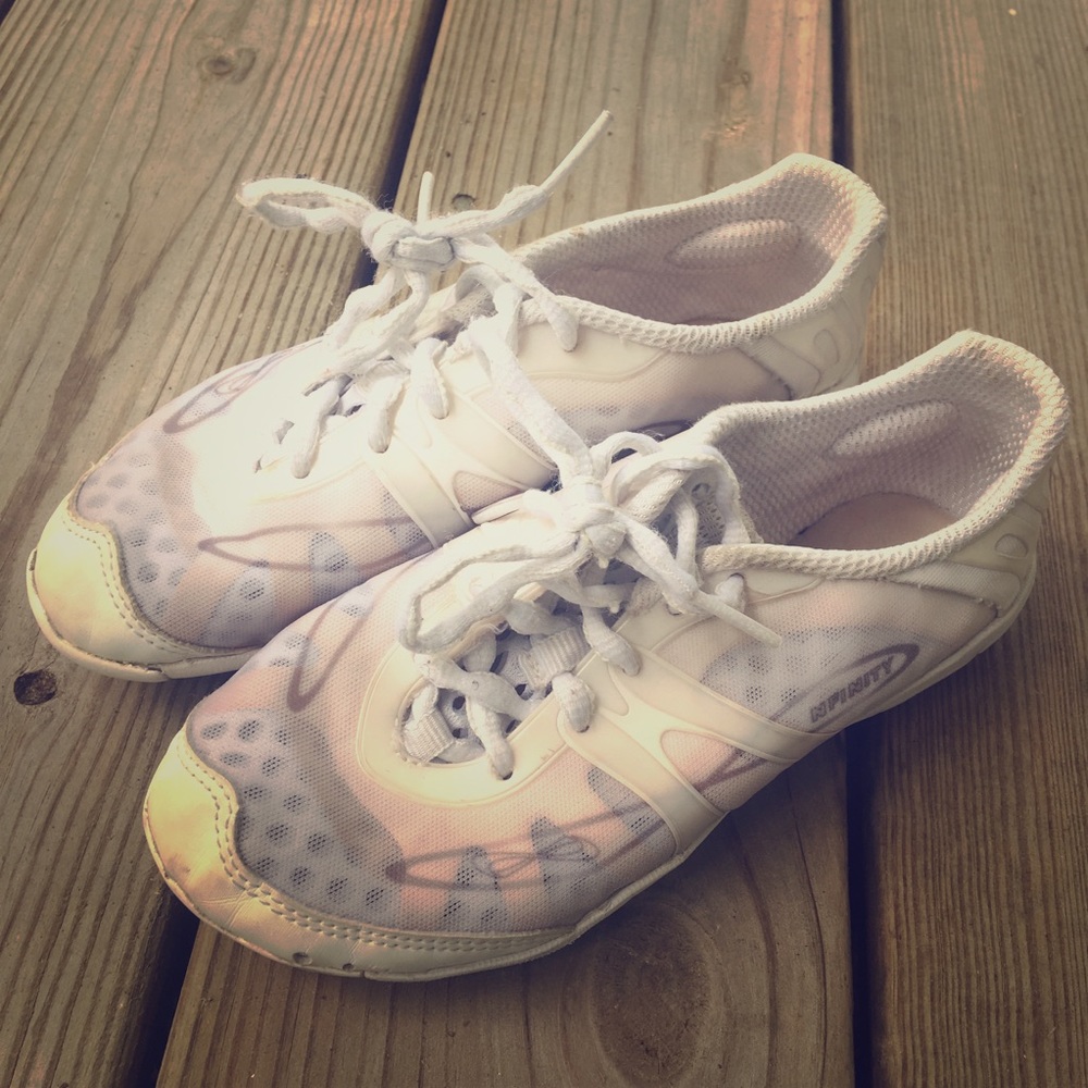 Nfinity Vengeance Youth Cheer Flyer Shoes